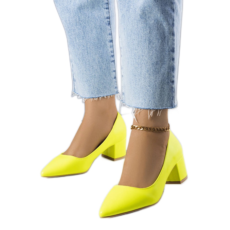 Zapatos de tacón amarillos de Gail
