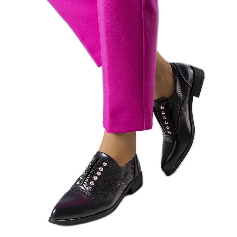 BM Zapatos brogue calados negros con tachuelas de Erin
