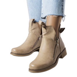 Botas Beige Con Recortes Pat