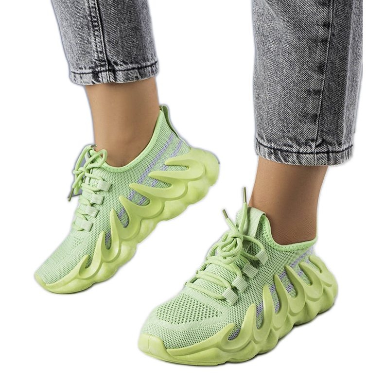 Zapatillas verdes en una suela Beth de moda