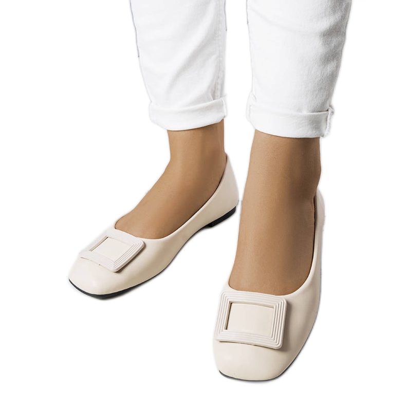 Bailarinas beige con hebilla Sheller