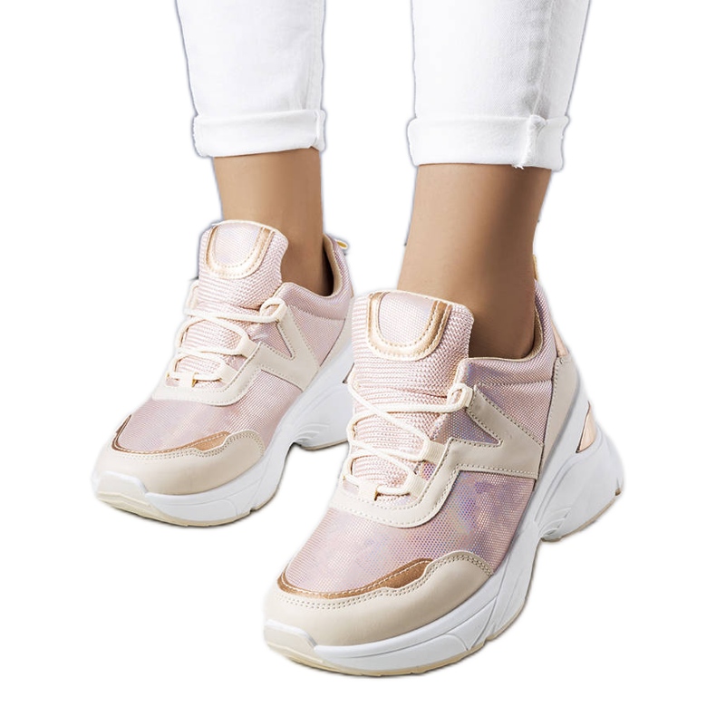 Zapatillas rosas con inserciones metálicas de Ruais rosado