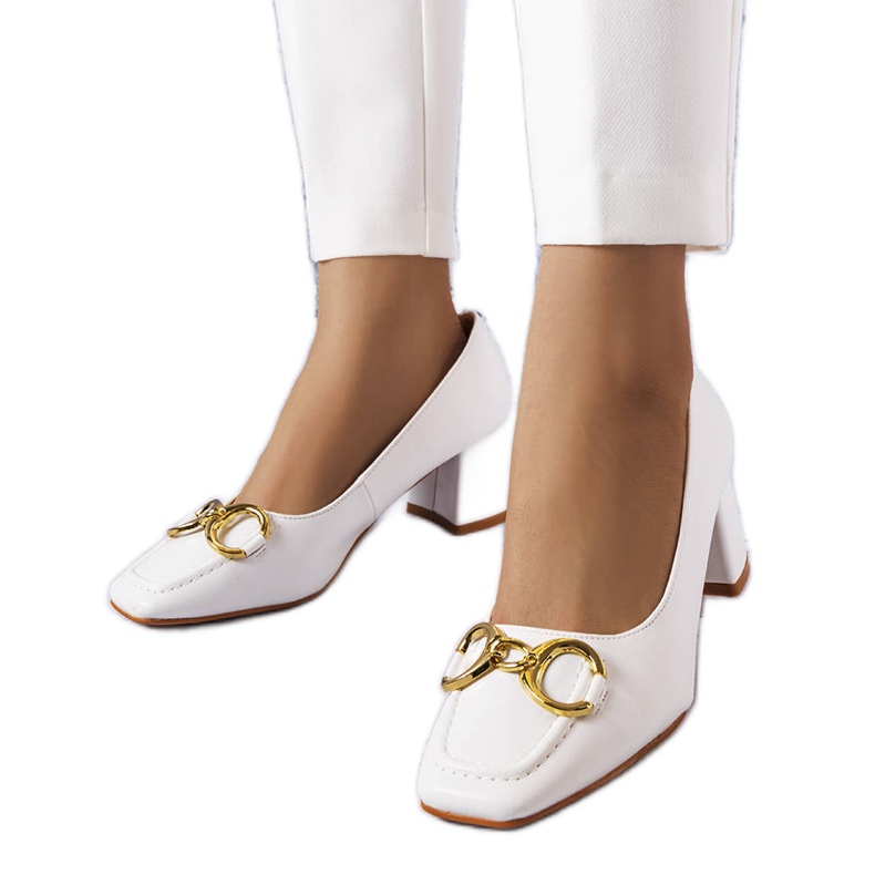 Zapatos de salón blancos con punta cuadrada de Neufville