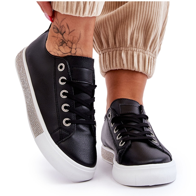 Zapatillas Bajas De Mujer Con Chorros Blanco Y Negro Demira
