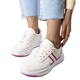 Zapatillas color crema con inserciones rosas, de Olympia. beige