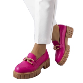 Zapatos brogue rosas con adornos dorados de Adriney