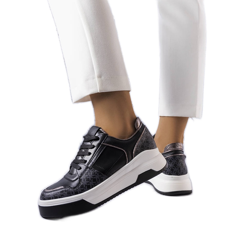 Zapatillas negras decoradas con el monograma Grandbois negro