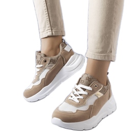 Zapatillas beige con inserciones doradas de Lebrun