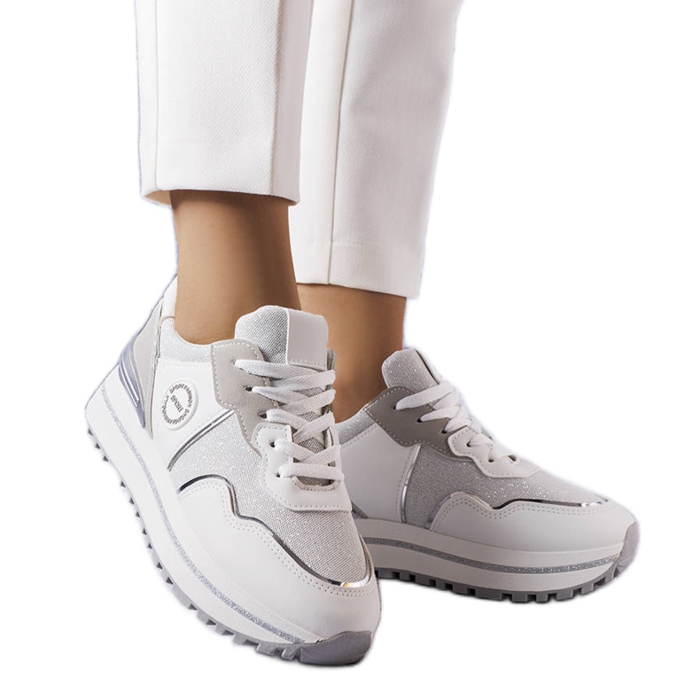 BM Deportivas blancas con aplicaciones de purpurina de Léves blanco