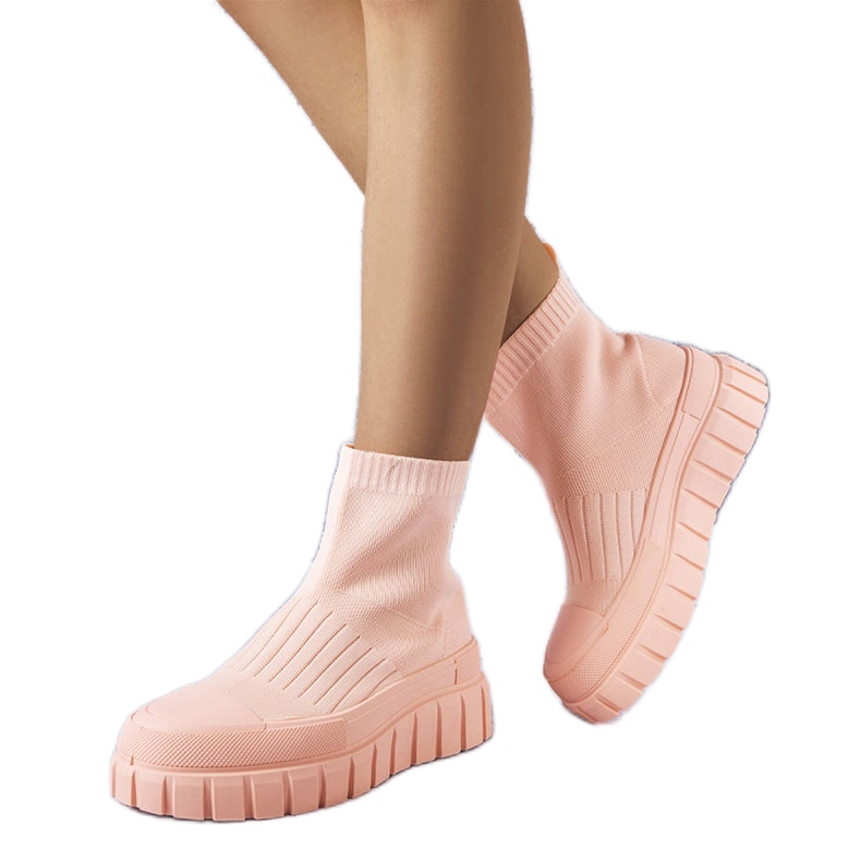 Zapatillas estilo calcetín rosas de Searlait. rosado