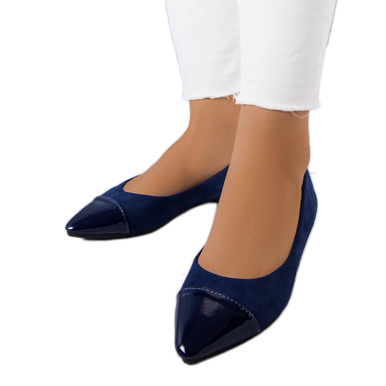 Zapatos planos de charol azul marino de Thibault