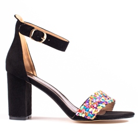 Elegantes sandalias negras con abalorios de Shelovet negro
