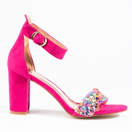 Elegantes sandalias fucsia con cuentas de Shelovet rosado