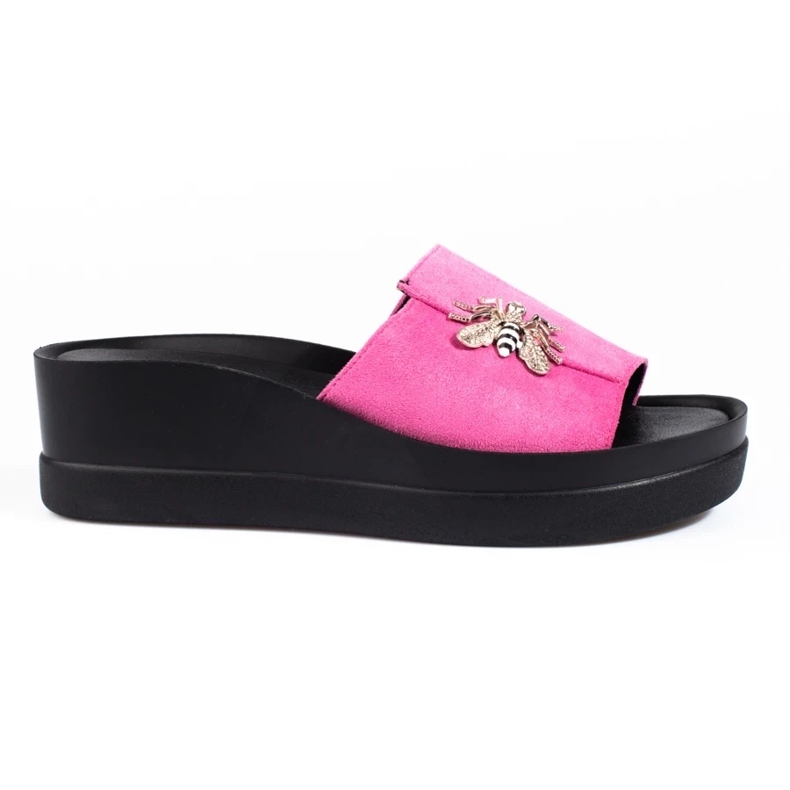 Zapatillas para mujeres rosadas en una cuña cómoda rosado