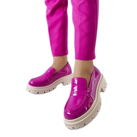 Zapatos de charol rosa de Phaneuf