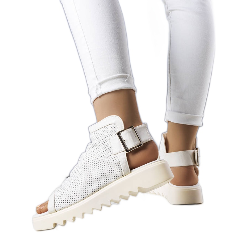 PA1 Sandalias caladas blancas de Beulah blanco