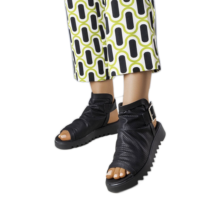 PA1 Sandalias caladas negras de Beulah negro