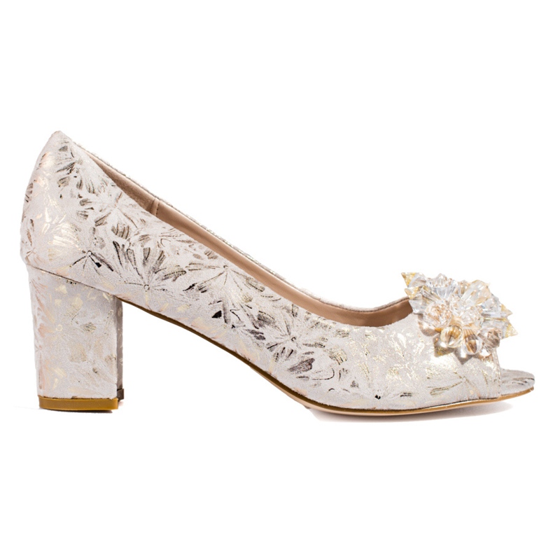 Elegantes zapatos de tacón beige de Shelovet