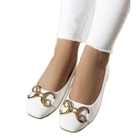 Zapatos planos blancos con punta cuadrada de Shawn Zapatos planos blancos con punta cuadrada de Shawn