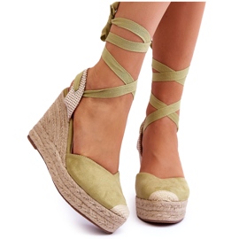 Sandalias Atadas Con Cuña Alta Lendy Verde