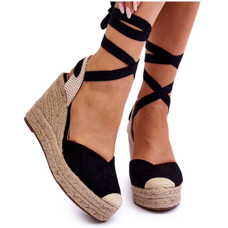 Sandalias Atadas Con Cuña Alta Lendy Negro