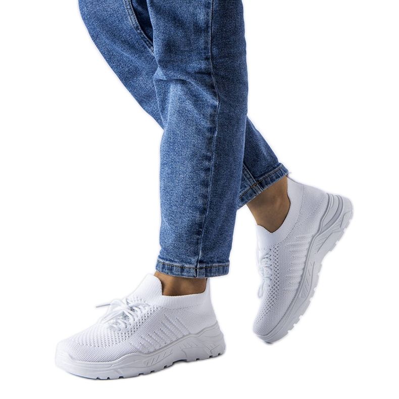 BM Zapatillas blancas con parte superior flexible de Gois blanco BM Zapatillas blancas con parte superior flexible de Gois blanco