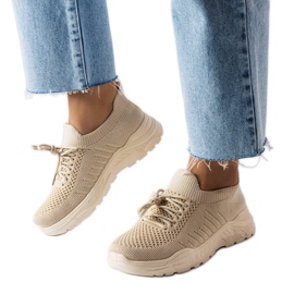 Zapatillas beige con parte superior flexible de Gois
