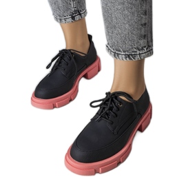 Zapatos negros con suela maciza de Kay