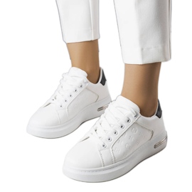 Zapatillas blancas de suela alta de Tasha. blanco