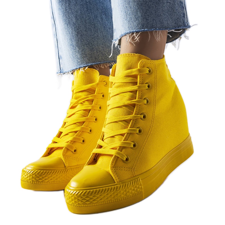 BM Zapatillas con cuña amarillas de Groussay amarillo