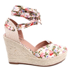 BM Alpargatas con cuña floral de Aloro Beige