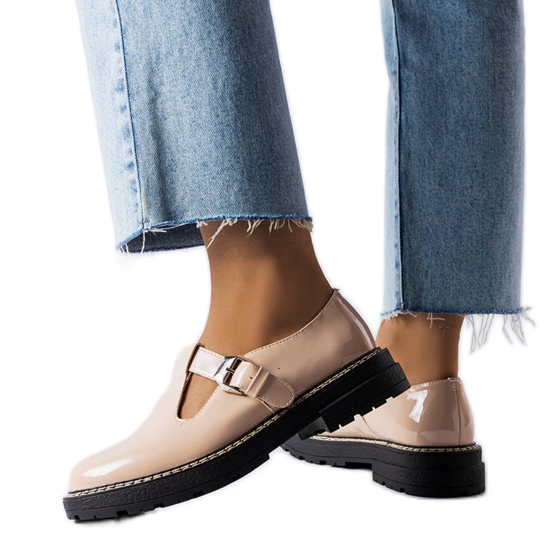 PA1 Zapatos lacados beige de Vaden