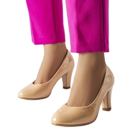 BM Zapatos de salón en charol beige de Burkett
