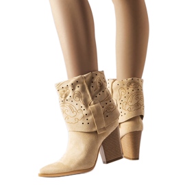 Botas cowboy beige con parte superior calada de Guibord