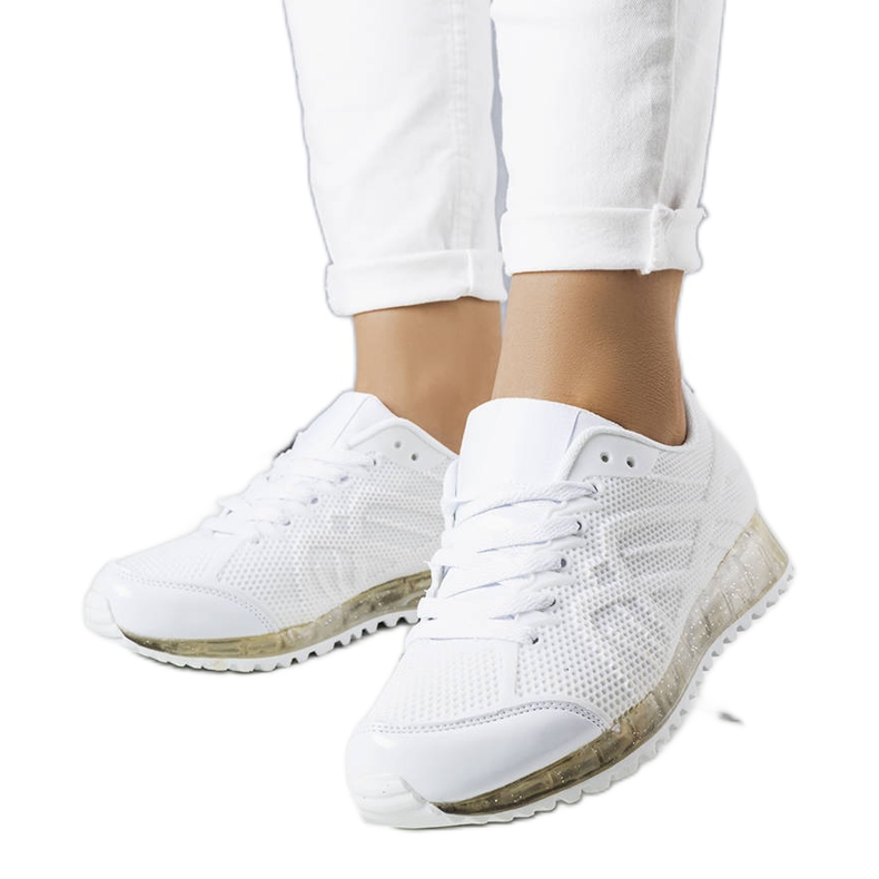 PA1 Zapatillas blancas con una moderna suela Durandana. blanco