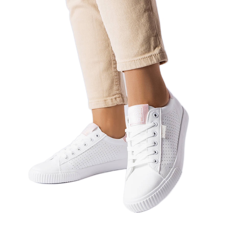 Deportivas blancas con perforación Big Star HH274073 blanco