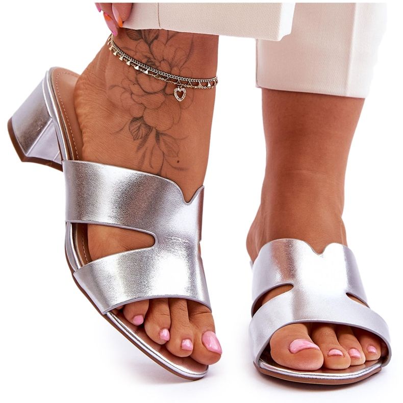 Pantuflas Clásicas Tacón Bajo Cuero Miley Plata Pantuflas Clásicas Tacón Bajo Cuero Miley Plata