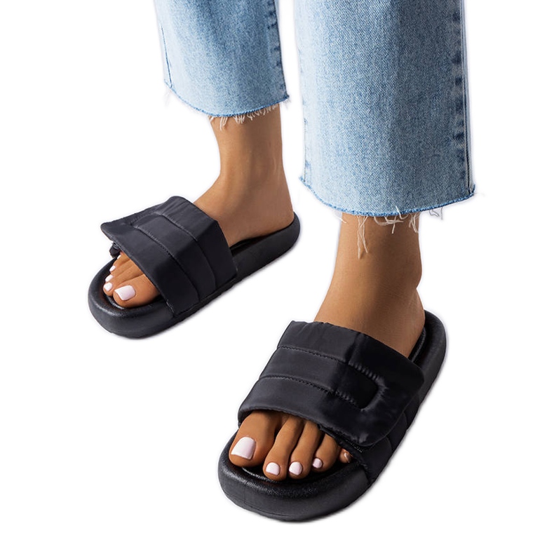 BM Babuchas negras con velcro de Aleron negro