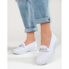 Slip on de mujer de material cómodo con cadena Shelovet blanco