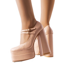 Zapatos de tacón beige de Chouinard