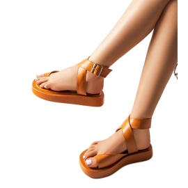 Sandalias marrones con plataforma de Beauchamp. marrón