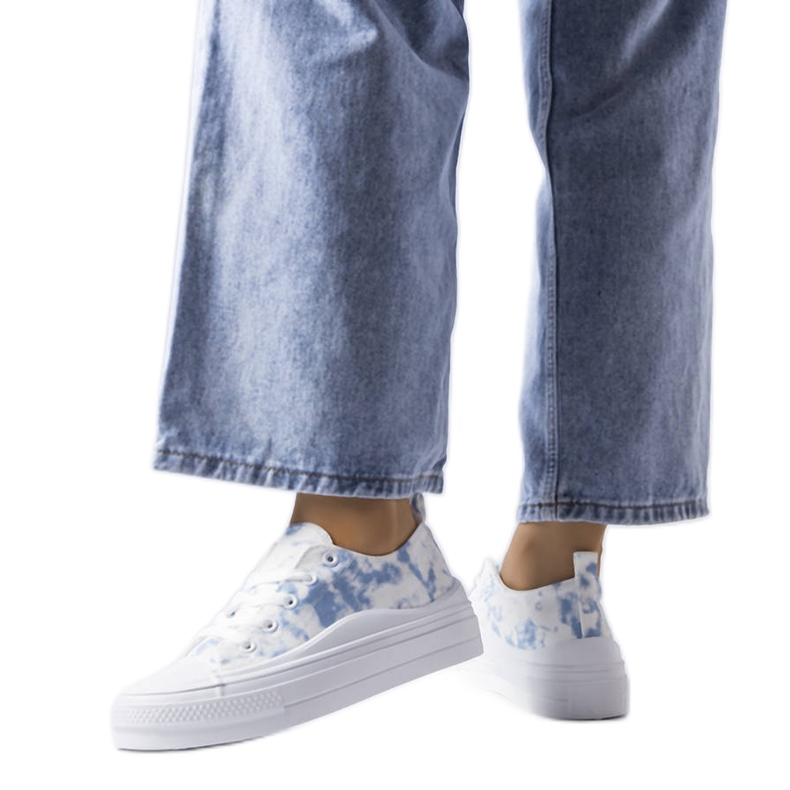 Zapatillas blancas con un toque azul de Blais blanco