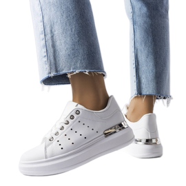 Deportivas blancas con perforaciones Chalut de colores blanco