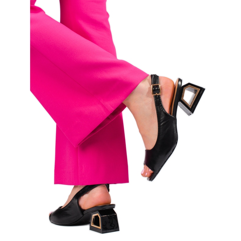 Sandalias negras con tacón bajo decorativo de Vinceza negro