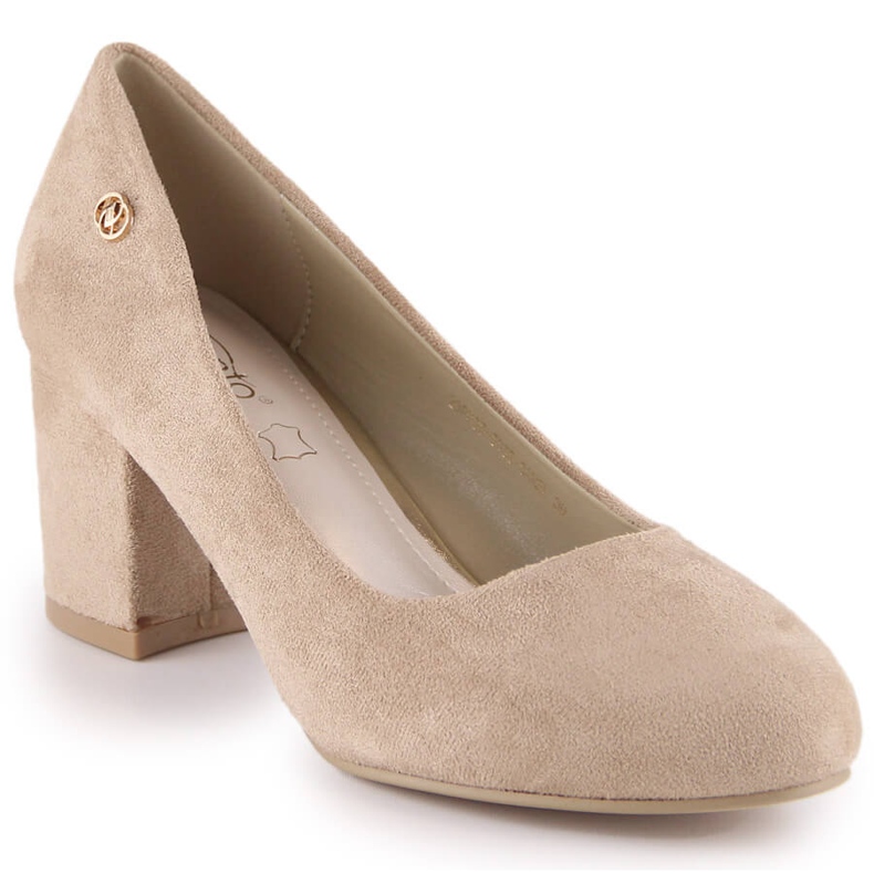 Zapatos de salón de ante beige para mujer en el puesto eVento 5952