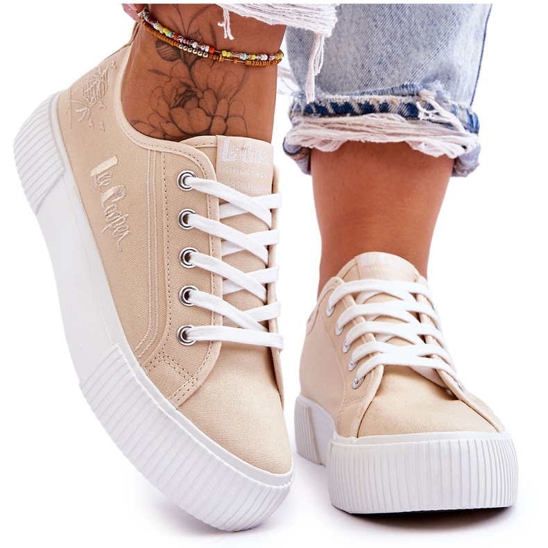 Zapatillas Cómodas En La Plataforma Lee Cooper LCW-23-31-1808L Beige