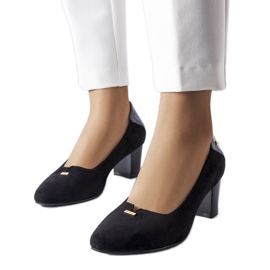 Elegantes zapatos negros de Vinceza