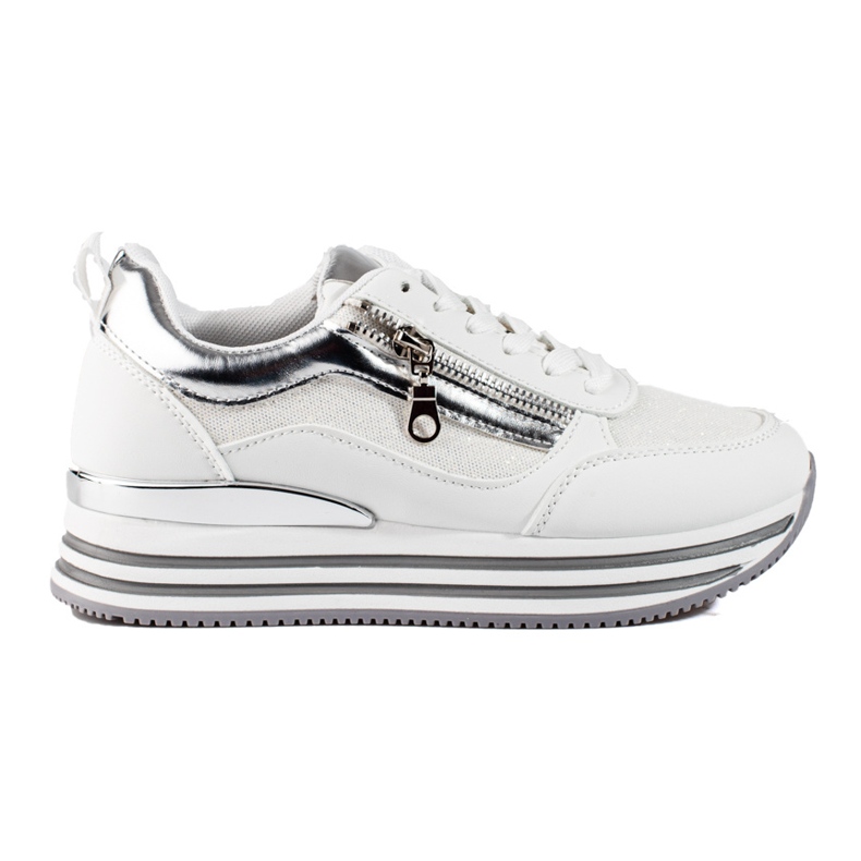 Zapatillas blancas y plateadas en la plataforma Shelovet. blanco