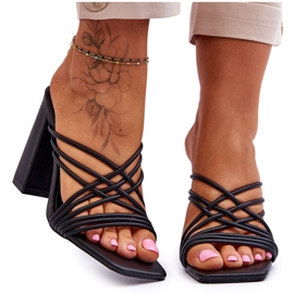 Sandalias De Tacón Con Tiras Negro Beckie