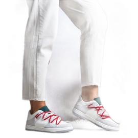 Deportivas grises con cordones rojos de Aucoin blanco